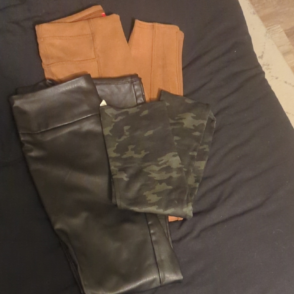 SPANX Black and Camouflage Leggings Set